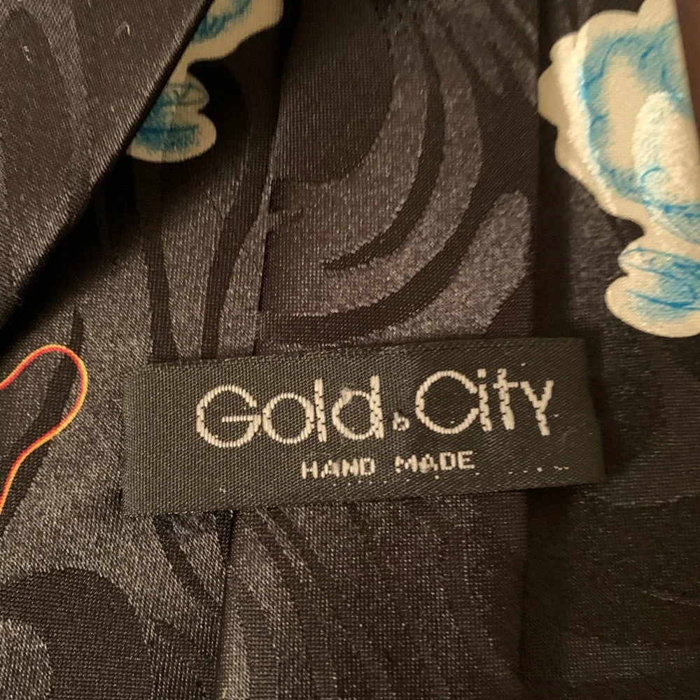 Vintage Gold City handmade silk tie dragon artwork black red EUC